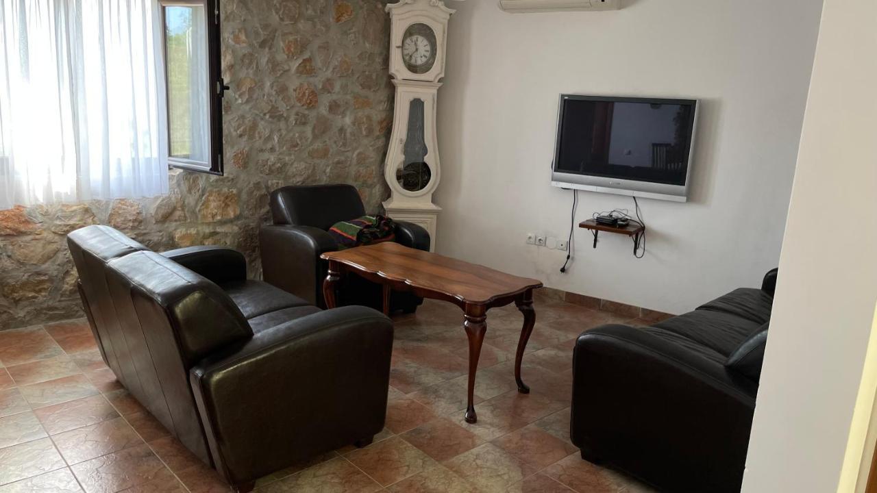 House In The Mountains Near Budva Exterior foto